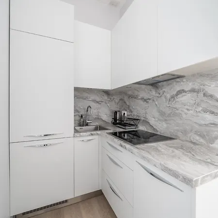 New Comfortable 2 Bedroom W/big Terrace
