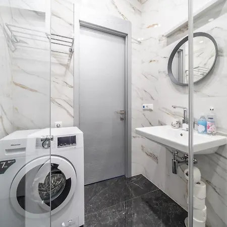 New Comfortable 2 Bedroom W/big Terrace
