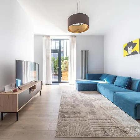 New Comfortable 2 Bedroom W/big Terrace